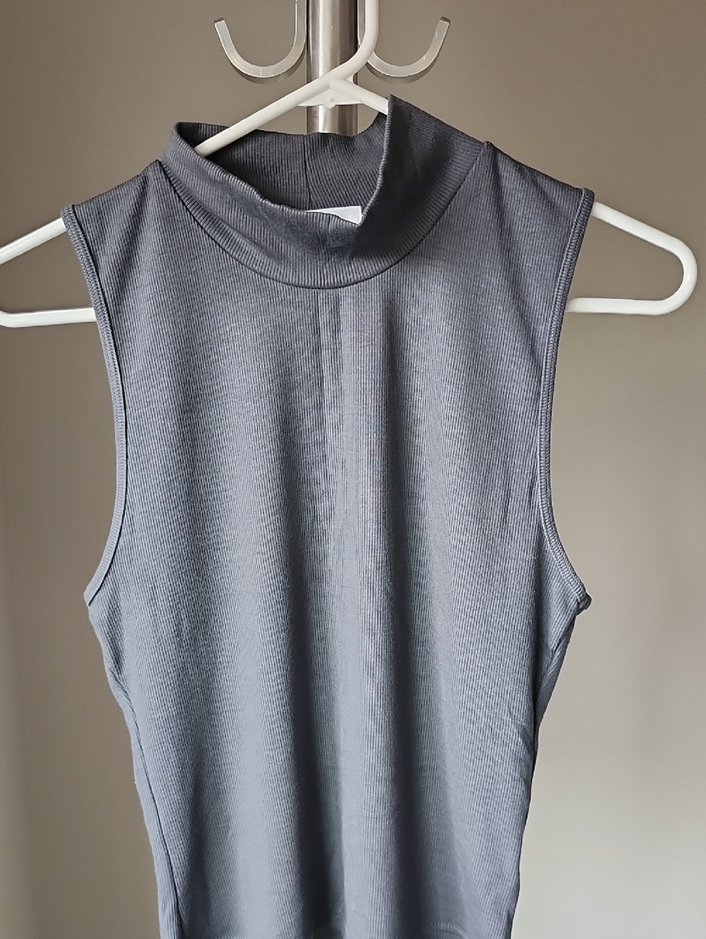 TALENTLESS Ribbed Mock Neck Sleeveless Tank - Gray